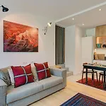 Cheserys, Alpes Travel, Les Praz Sleeps 2-4 아파트 *