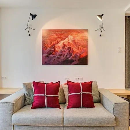 Cheserys, Alpes Travel, Les Praz Sleeps 2-4 Апартаменты Шамони