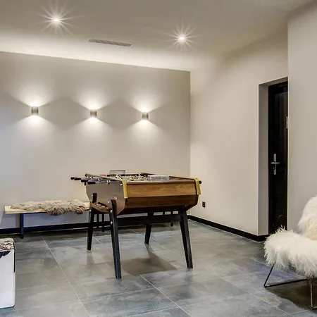 Cheserys, Alpes Travel, Les Praz Sleeps 2-4 * شامونكس