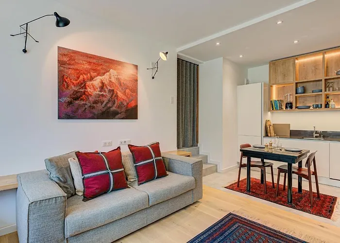 Cheserys, Alpes Travel, Les Praz Sleeps 2-4 Apartment *