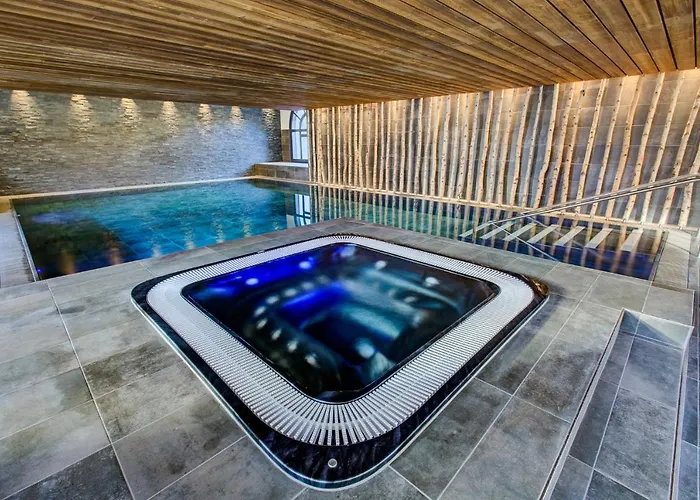 Cheserys, Alpes Travel, Les Praz Sleeps 2-4 Apartment *