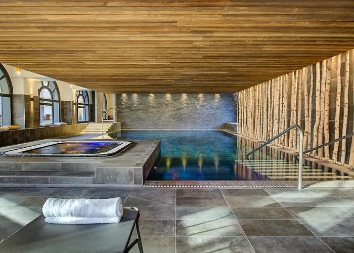 Cheserys, Alpes Travel, Les Praz Sleeps 2-4 Apartment *